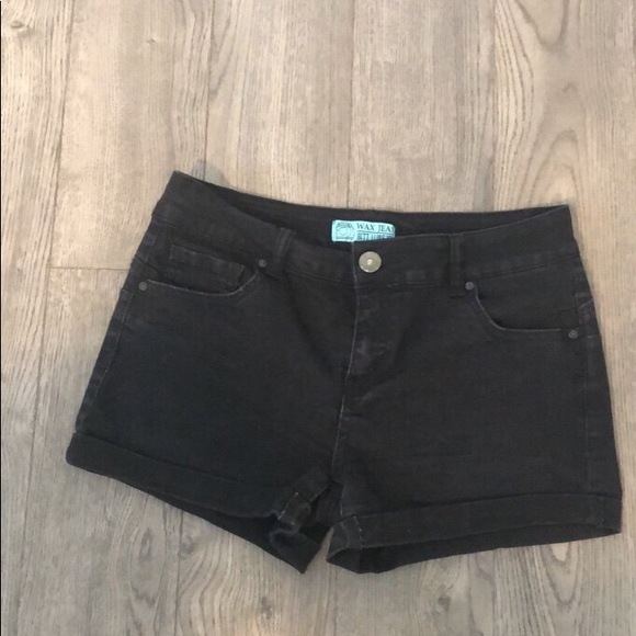 Black jean shorts - Picture 2 of 3